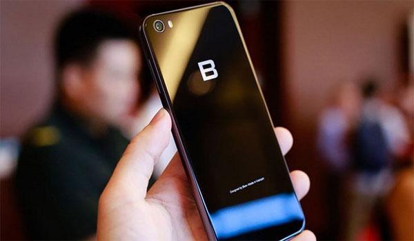 Bphone 3 lộ thiết kế với màn hình "tràn đáy"
