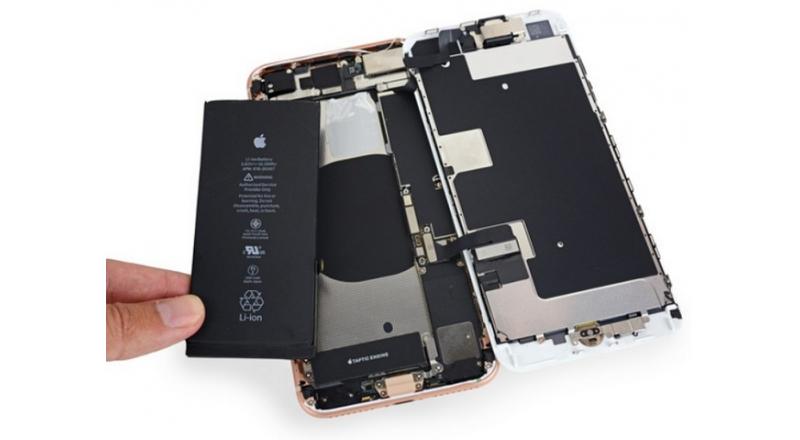 Thay pin iPhone 8