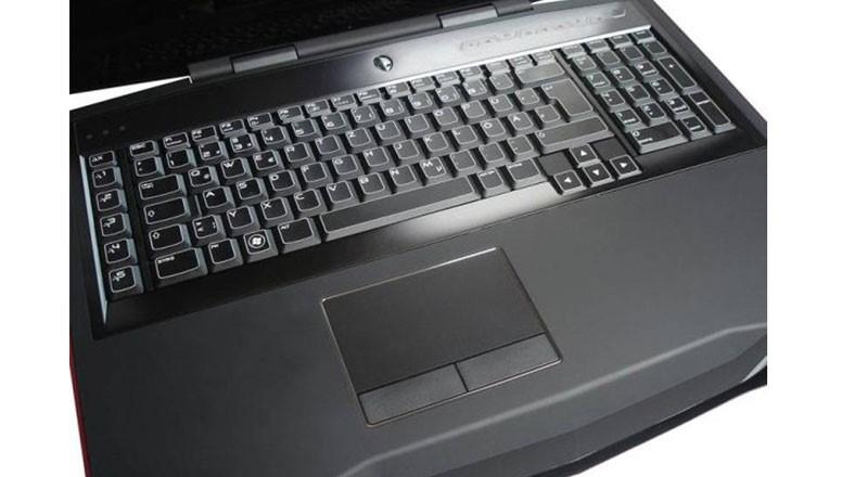 Dell Alienware M18X R1 I7 2680QM/ RAM 16GB/ HDD 1TB+SSD 128GB/ GTX 580M/ 18.4 INCH